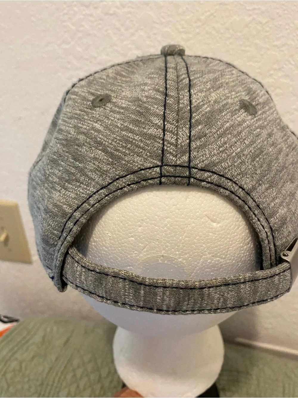NEW ERA Women’s “Seattle Seahawks Cap” Size O/S Heather Gray w/Navy Logo NWOT